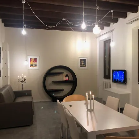 Appartamento Al Castello Verona Exterior photo