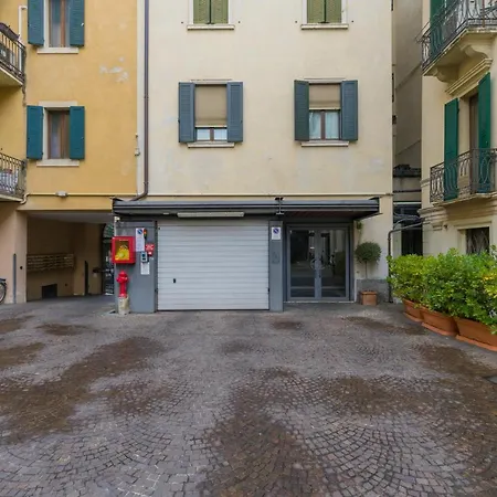 Appartamento Al Castello Verona Exterior photo